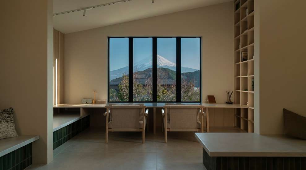 Photography sample: workspace with a view of Mt. Fuji